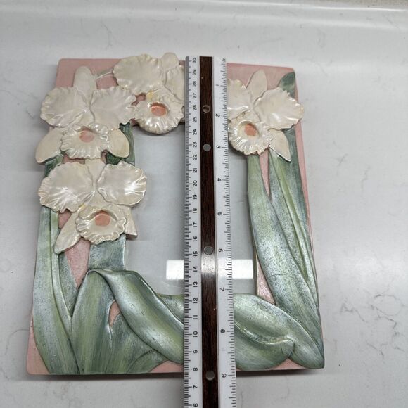 Vintage Daffodil Picture Frame Floral Sculptural Decorative Table Top - Picture 11 of 14
